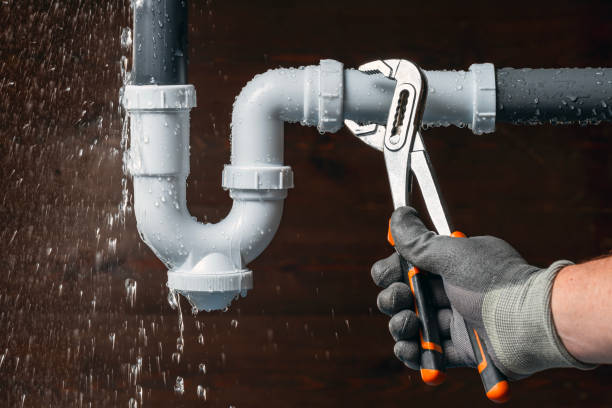 Professional Gas Line Repair technician working in Clayton, NM